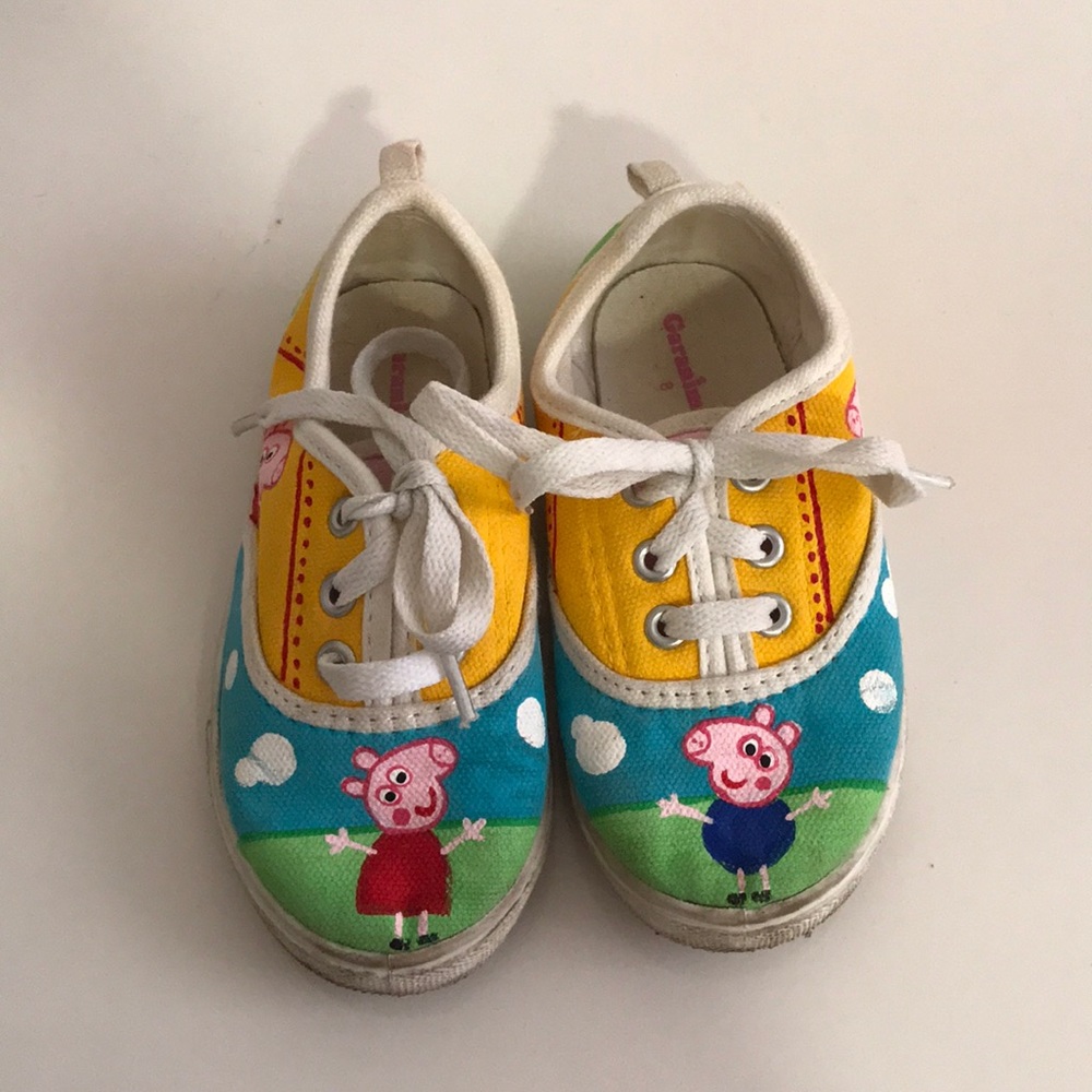 Hand painted Peppa shoes!